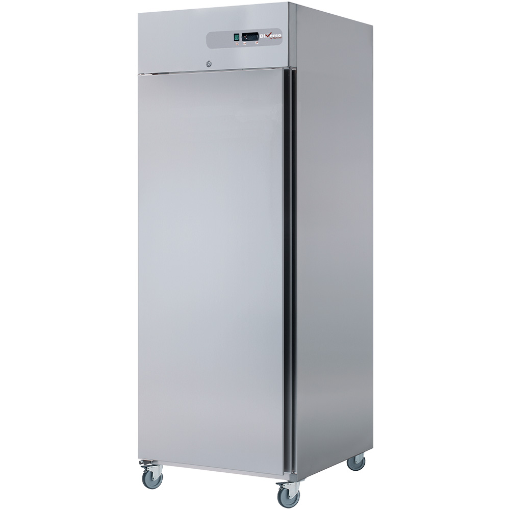 700 literes hűtő, ventilációs, GN 2/1-es, teleajtós,  rozsdamentes